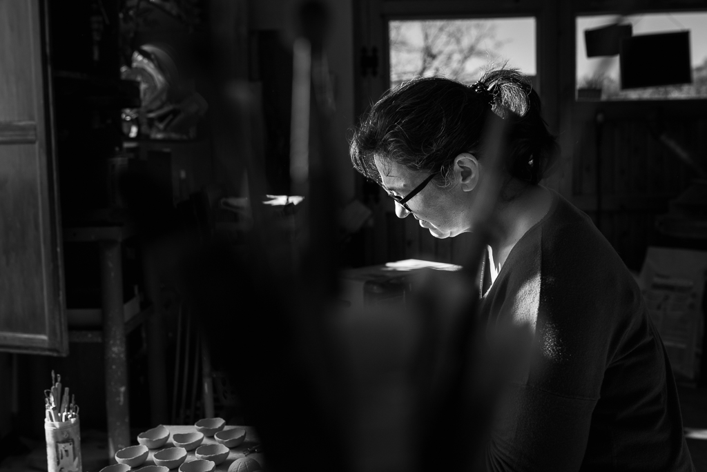 Marta en su taller de Serraduy artesanos de aragón